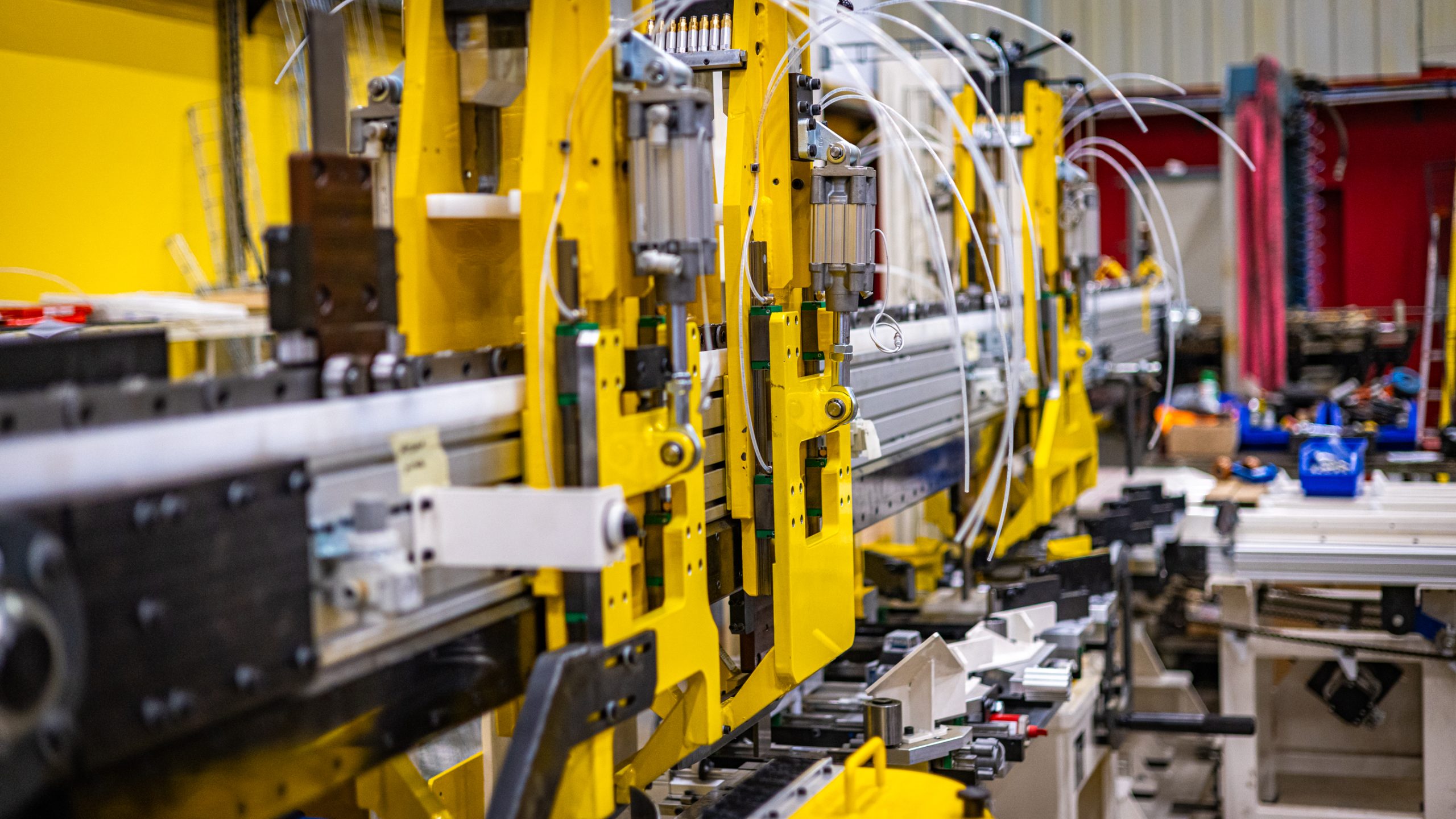 Ligne de déroulage et convoyage de rouleaux